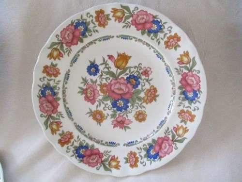 FOUR BEAUTIFUL LARGE PONTESA IRONSTONE PLATES WITH FLORAL DESIGN - MADE IN SPAIN
