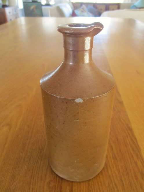 ANTIQUE BOURNE DENBY, ENGLAND STONEWARE MASTER INK CROCK