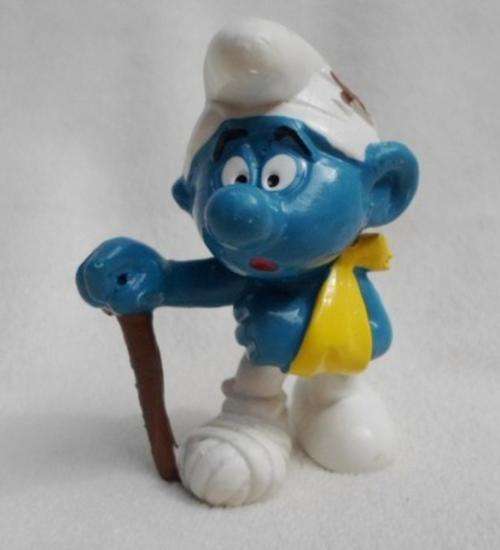 WOW!! THE RARE 'INJURED' PEYO SCHLEICH SMURF - 1978 W GERMANY - ONE WITH DARK BROWN WALKING STICK!!