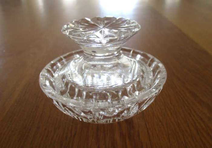EXQUITE SMALL CRYSTAL SAUCE BOAT AND LIDDED MINT DISH