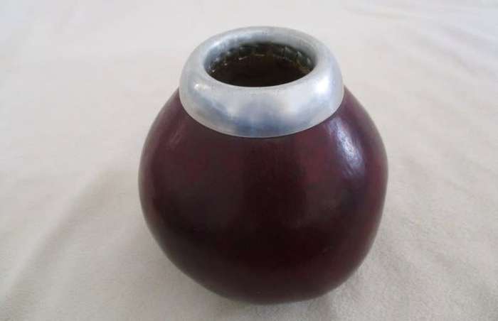 VINTAGE SOUTH AMERICAN YERBA MATE GOURD AND BOMBILLA PLUS A BAG OF YERBA MATE TEA!