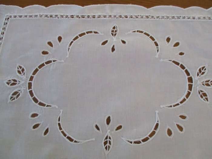SIX BEAUTIFUL CUTWORK EMBROIDERY PLACEMATS IN LOVELY CONDITION