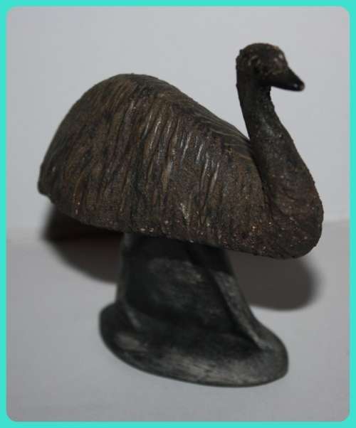 UNUSUAL  OLD AUSTRALIA SIGNED BY ARTIST AUSTRALIAN BIRD EMU  HAND PAINTED
