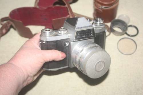 VINTAGE PRAKTICA IV B CAMERA IN CASE MADE IN WEST GERMANY PLUS BRAUN NURNBERG LENS CASE