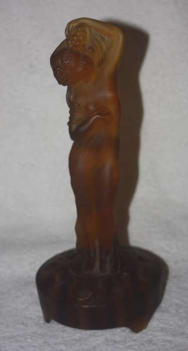 BEAUTIFUL AMBER GLASS CENTER PIECE WITH FLOWER FROG STAND