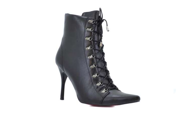 BOOT SALE: Plum Delicious Glohanna Black Pointy Boots (Size: 7 & 8)