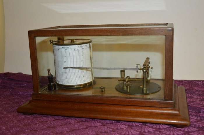 Cooke Troughton and Simms  swiss made Barograph with extra sheets