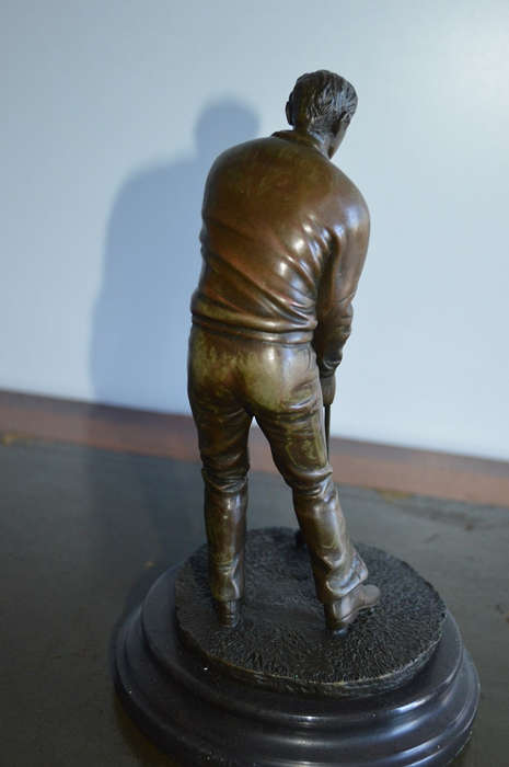 Bronze golf player. would make a lovely gift or trophy