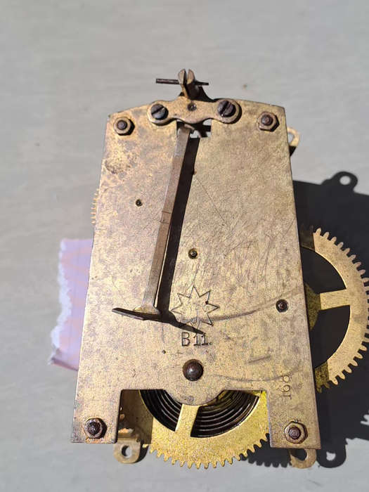 Jungans B11 clock movement