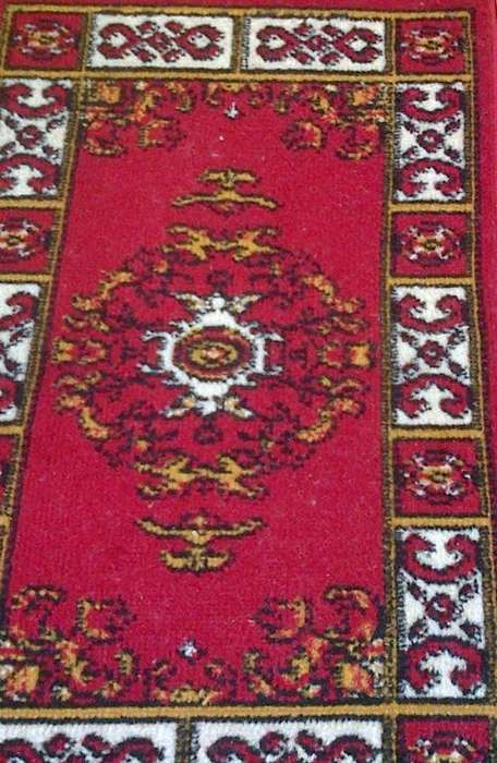 CARPETS (150 X 200) Maroon & Beige