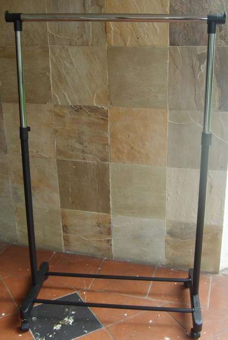 SINGLE CLOTHING RAILS