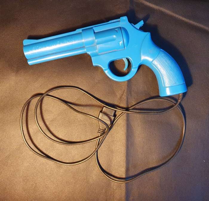 Vintage Kanomi The Justifier Blue Lethal Weapon Gun Controller & Orange Panther Pistol Controller