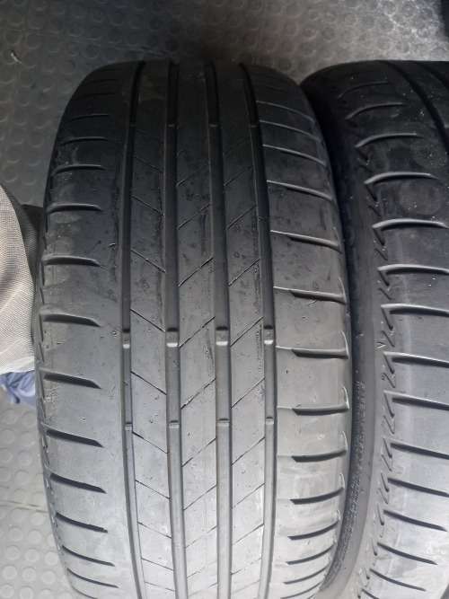 225/45/18 × 2 Bridgestone Tyres. Tyres are non runflat