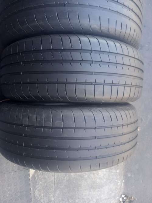 235/60/18 Goodyear Eagle Suv. 75% life