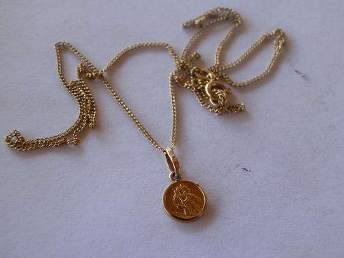 9ct Gold chain with a small St. Christopher pendant - shipping R40 insurance included