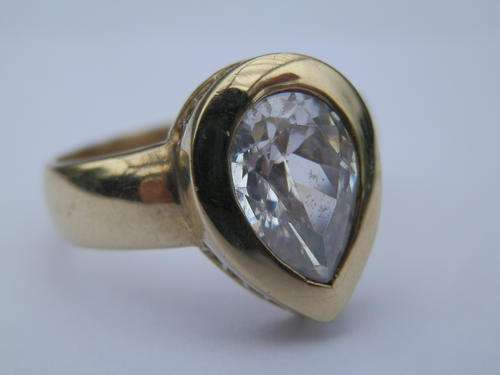 ANNUAL CLEARANCE!!  9 ct Gold - 5.1 gram - cubic ring.  Value R6,420