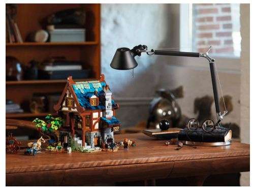 LEGO 21325 Ideas Medieval Blacksmith (Discontinued by Manufacturer 2021)
