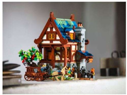 LEGO 21325 Ideas Medieval Blacksmith (Discontinued by Manufacturer 2021)