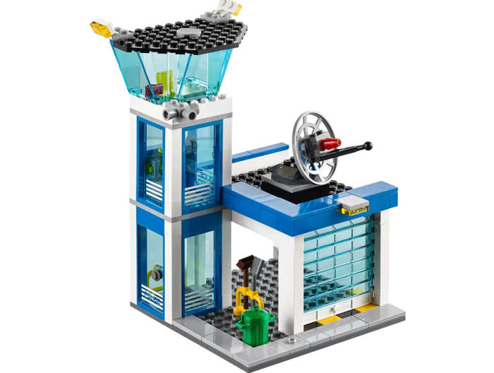 LEGO 60047 City Police Station (Discontinued by Manufacturer 2014)