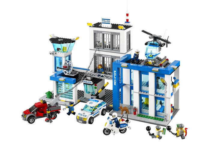 LEGO 60047 City Police Station (Discontinued by Manufacturer 2014)