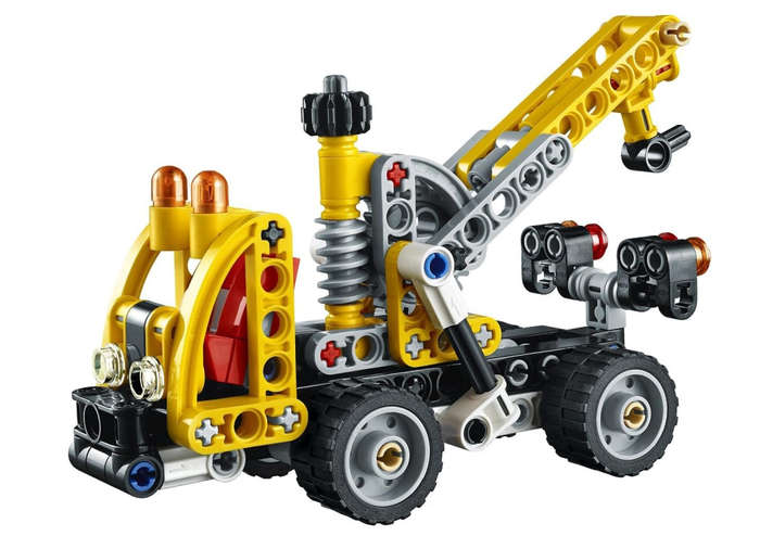 LEGO 42031 Technic Cherry Picker (Discontinued by Manufacturer 2015)  Very Rare