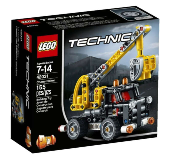 LEGO 42031 Technic Cherry Picker (Discontinued by Manufacturer 2015)  Very Rare