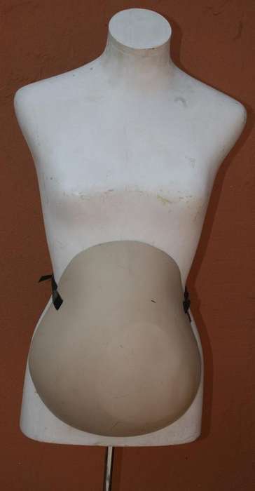 hollow body pregnant mannequin (WAS R50 NOW R30)