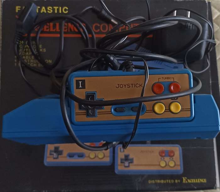 Original TV game in box. Includes 5 cartridges.Second hand.