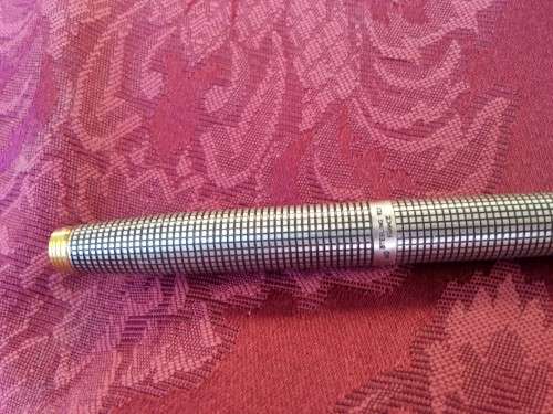 Parker 75 Sterling silver Fountain Pen - 14k  solid Gold "Fine" Nib Date marked Q