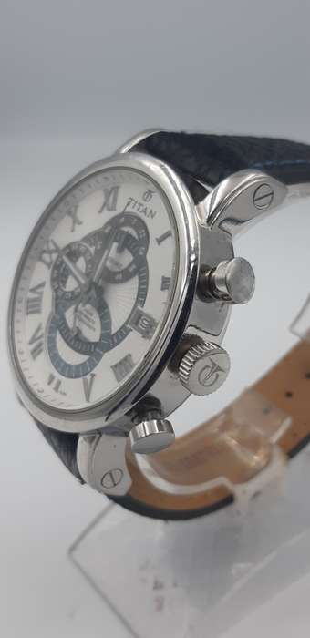 Titan Chronograph watch. 45mm diameter