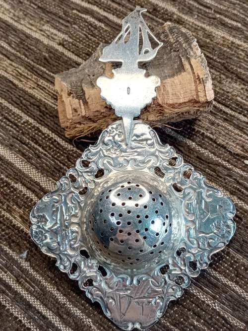 Genuine silver .835 tea sif 135mm long 85mm wide 20mm high