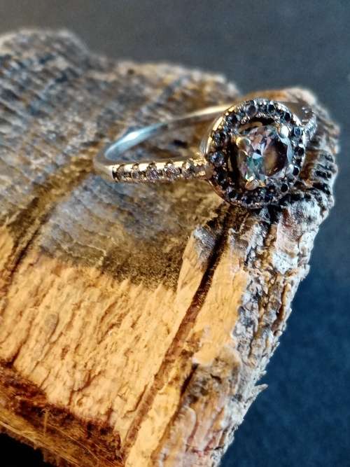 Sterling silver Size M.5