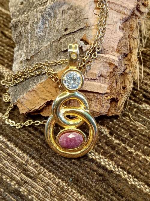Costume jewelry Necklace