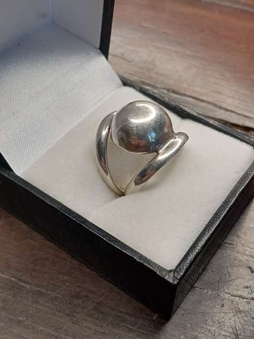 Sterling silver ladies ring Size: M NO BOX!