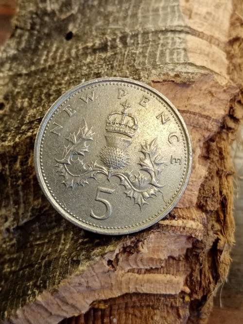 5 New Pence 1979