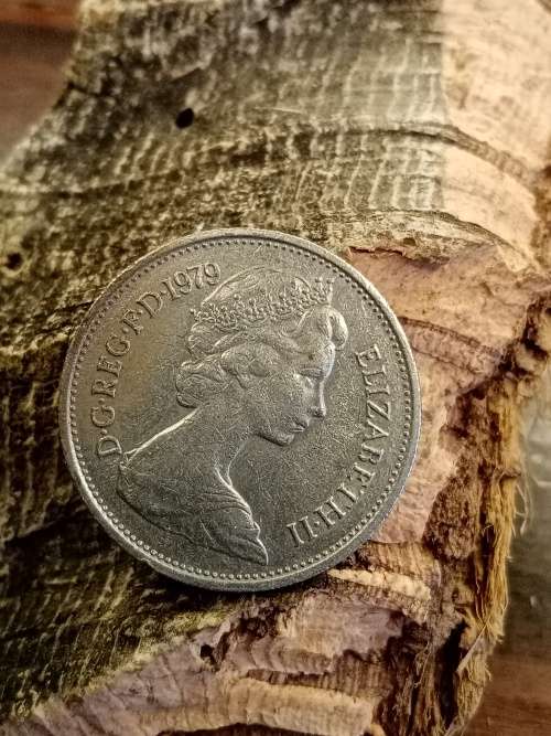 5 New Pence 1979