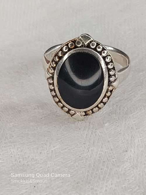 Antique vintage sterling silver ladies ring with black stone Size:P