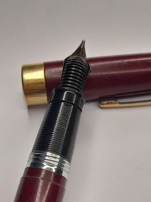 Sheaffers snarkel fill 14ct gold solid nib