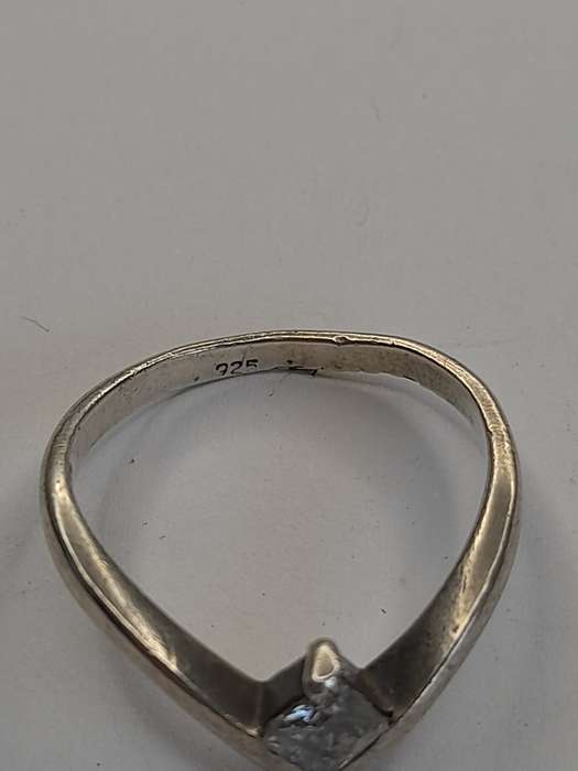 Sterling silver ladies ring Size: M NO BOX
