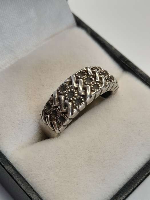 Sterling silver ladies ring Size: K.5 NO BOX