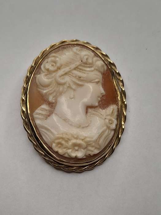 9ct Gold Genuine Camy