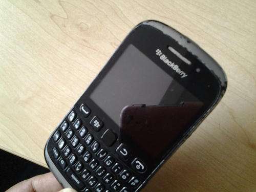R1 AUCTION used BLACkBERRY 9320 free postage offer