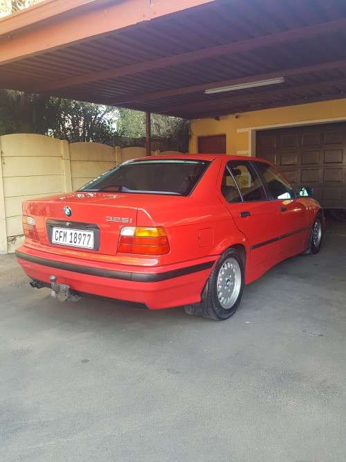 BMW 325i E36 (Dolphin) for Sale.