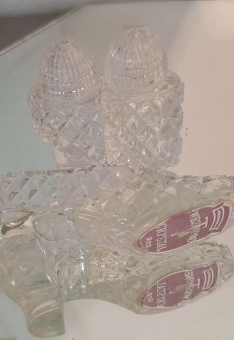 Rare Westmore Crystal Slipper with removable Salt and Pepper set