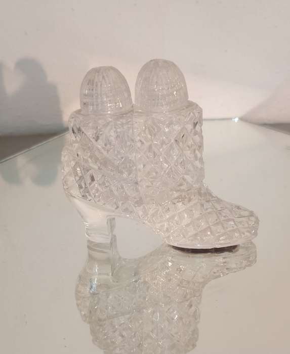Rare Westmore Crystal Slipper with removable Salt and Pepper set