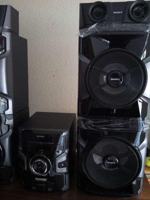Sony MHC-GPX8 - High powered 4.2 Inch Line Array Mini Hi-Fi