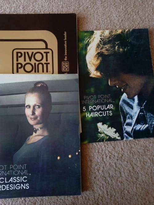 Hair cuts Hair Styling Pivot Point book bundle