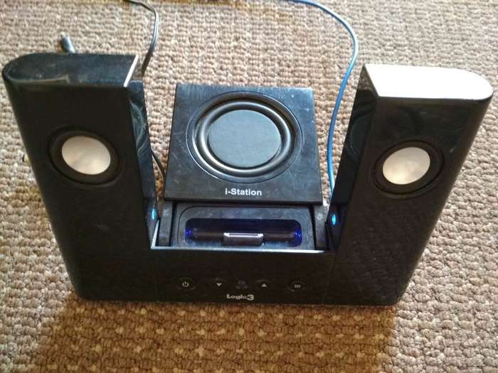 i-Station Logic3 MP3 player or Ipod Docking Station Music Speakers