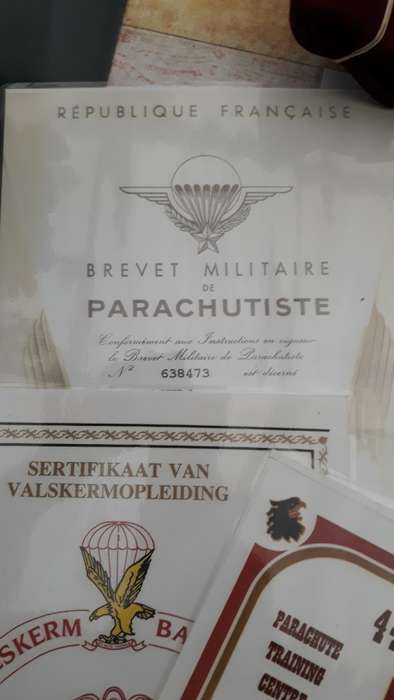 What a Intresting Para Batt Lot Ex Major Jumped With The French Badge Numbered Copy Certificates