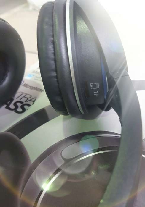 Bluetooth Extra Bass Wireless Headphone with Micro SD Card Slot FM Radio